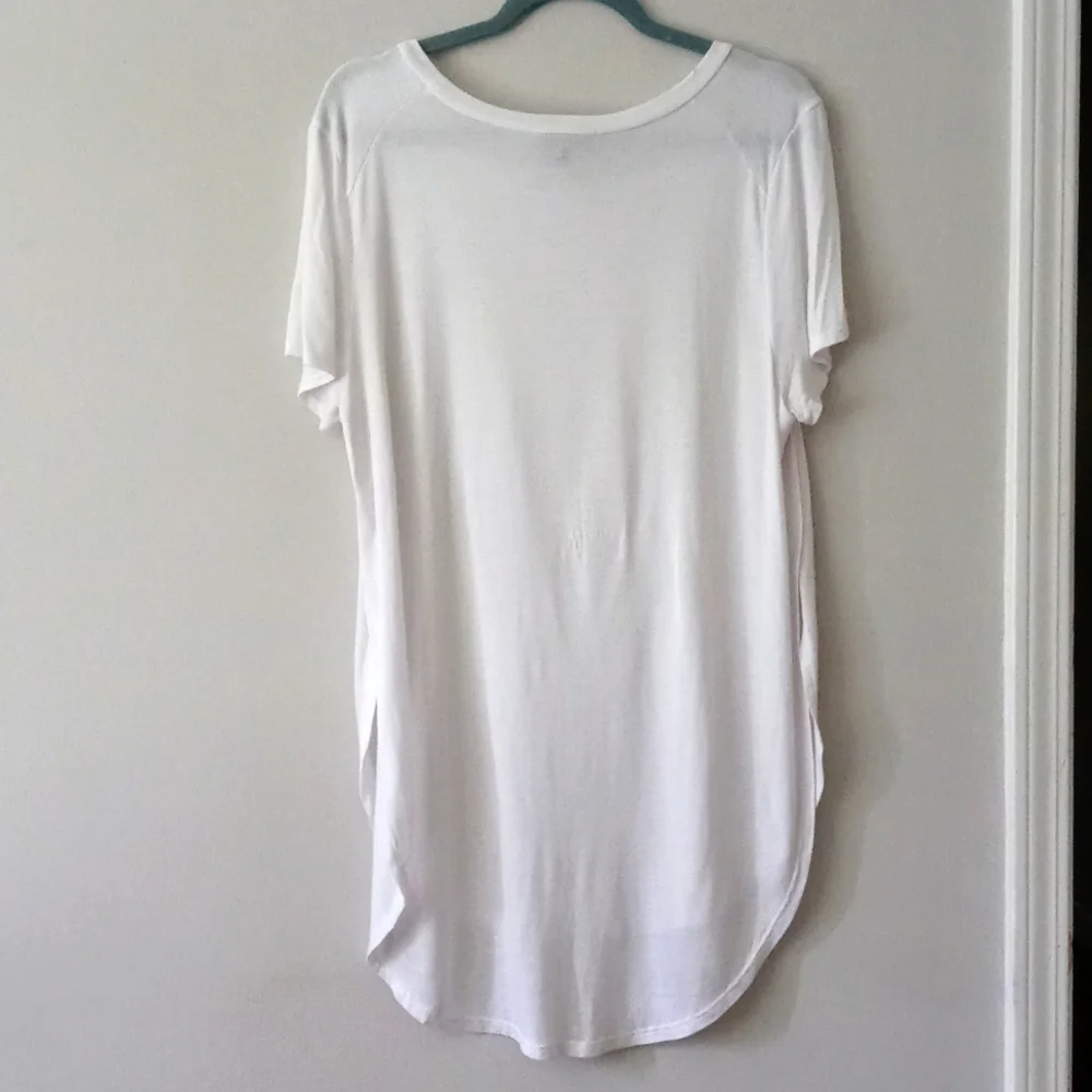 Basic White Tee - Picture 2 of 4